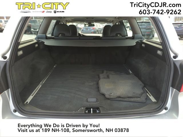 Used 2010 Volvo V70 3.2 image 25