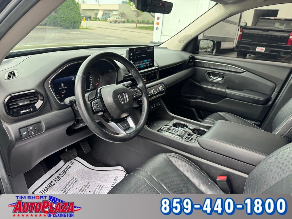 Used 2025 Honda Pilot Elite image 3