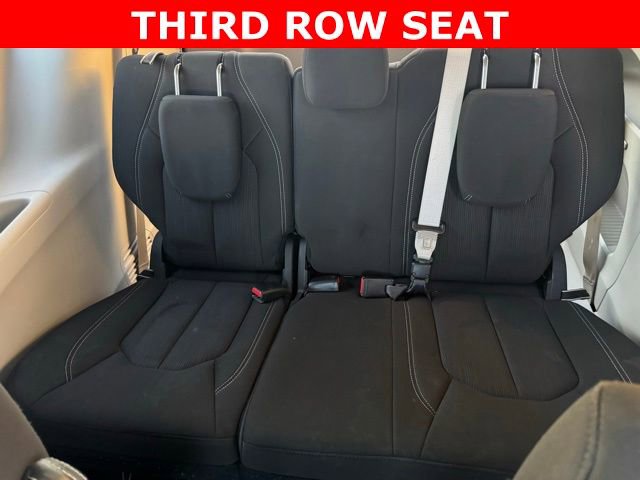 Used 2024 Chrysler Voyager LX image 8