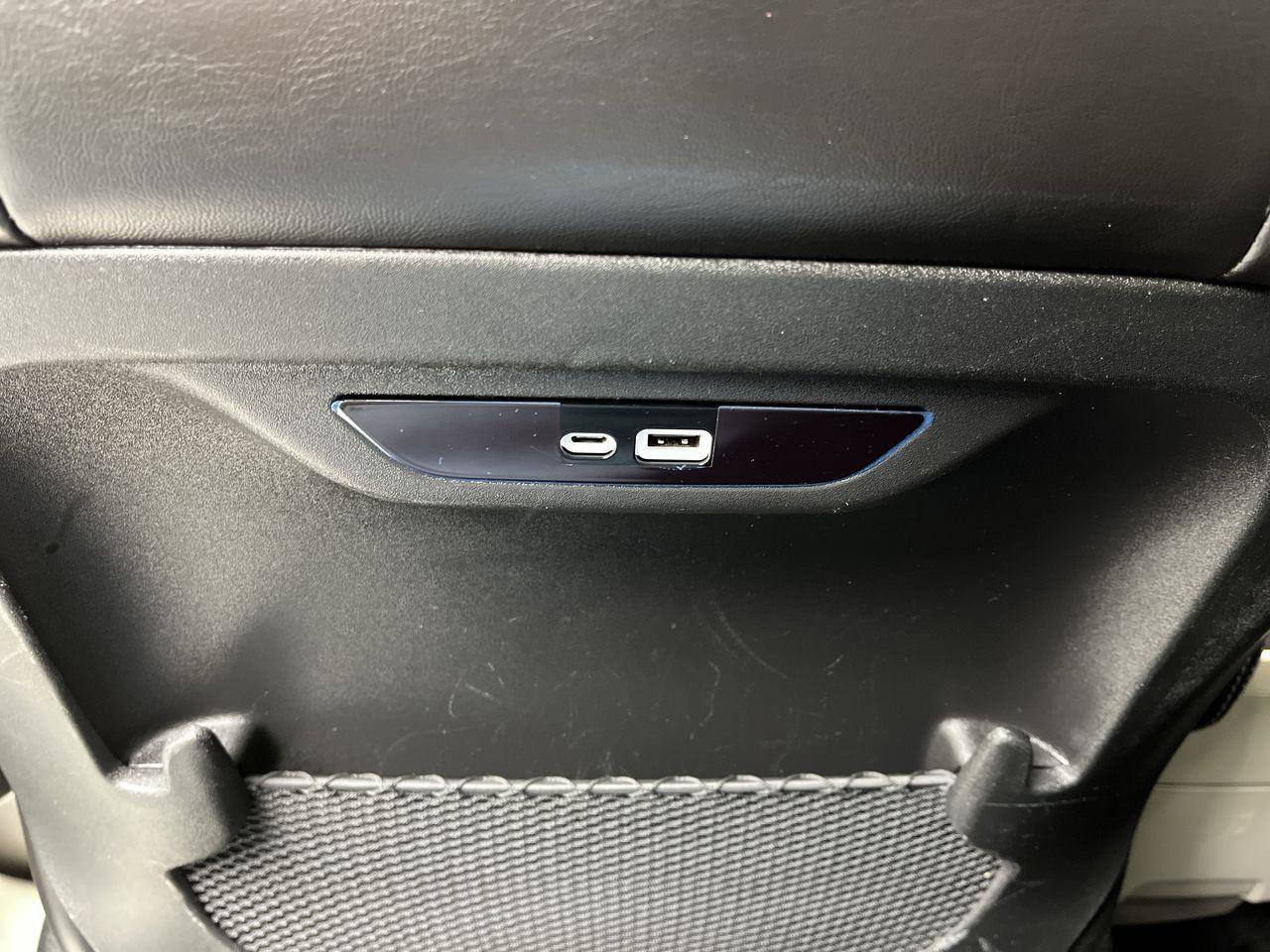 Used 2024 Chrysler Pacifica Touring-L FWD image 11