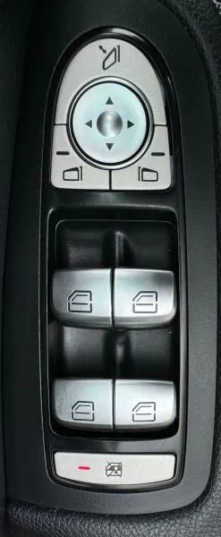Used 2019 Mercedes-Benz GLC 300 4MATIC image 42