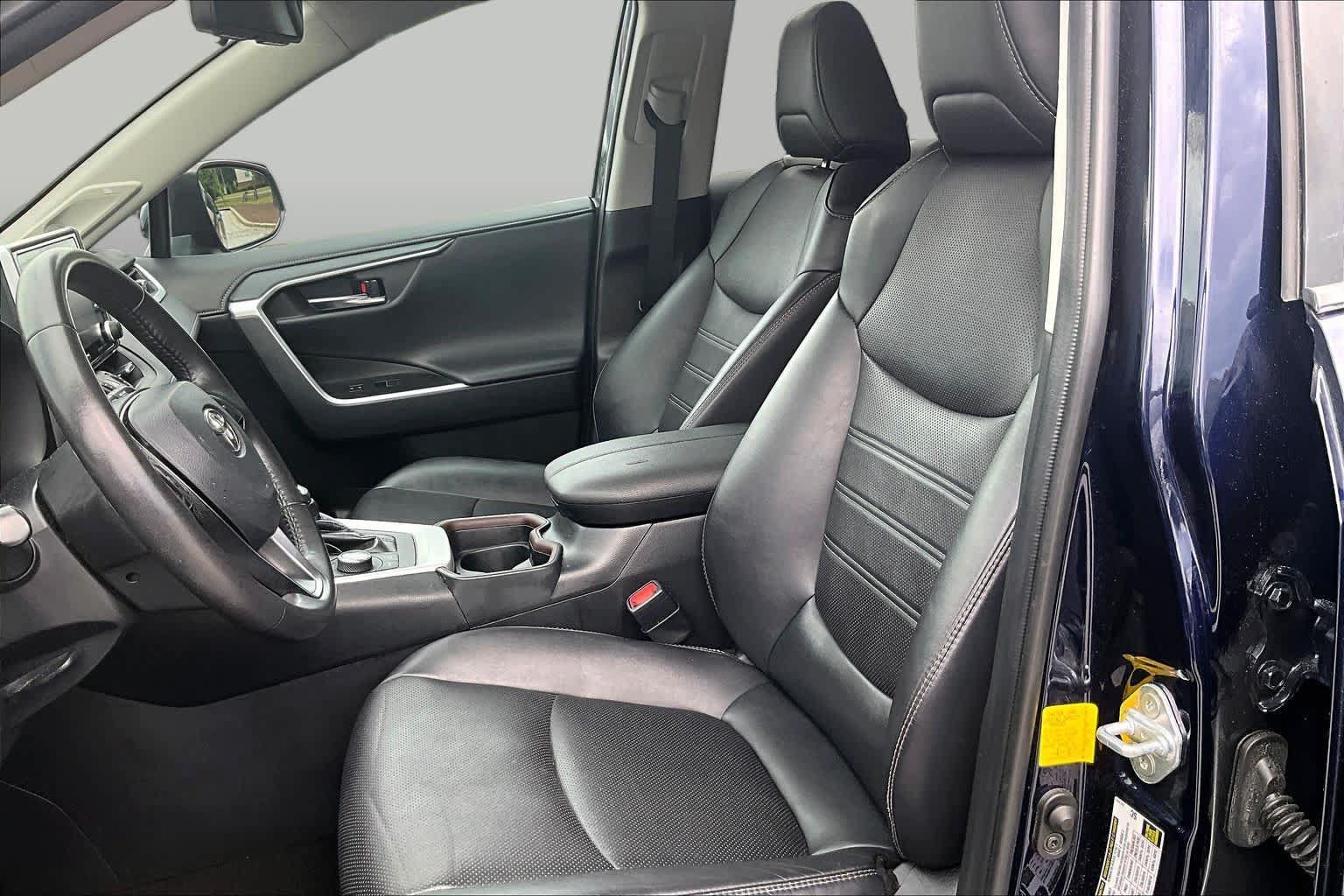 Used 2019 Toyota RAV4 Limited w/ Advanced Technology Package AWD/4WD image 8