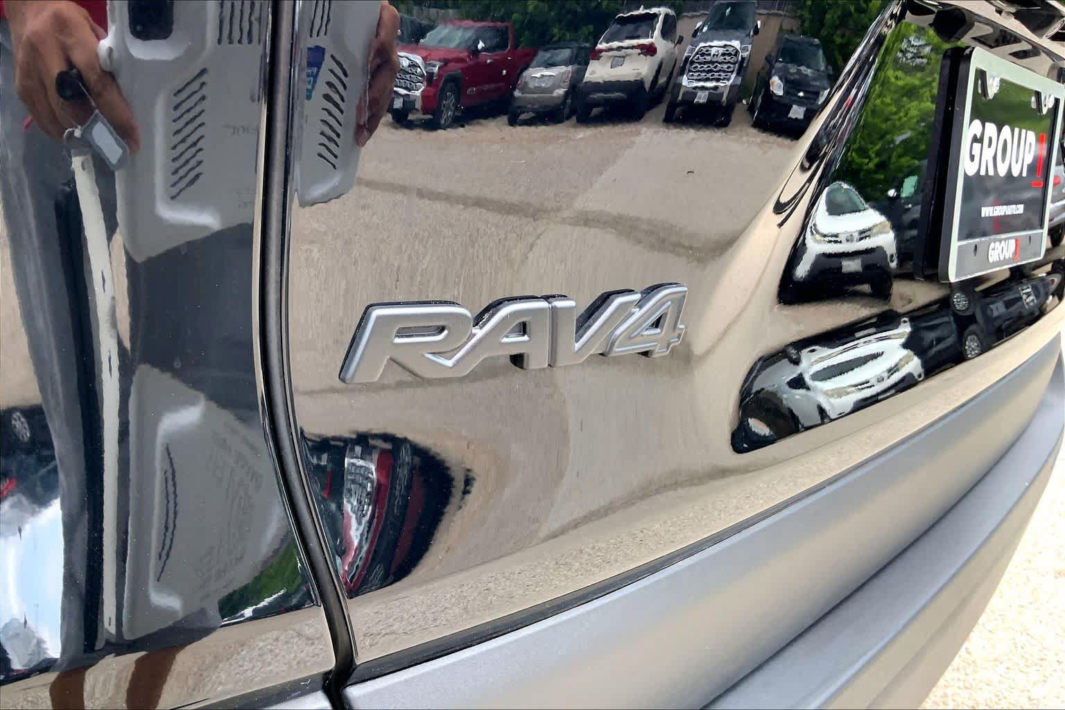 Used 2025 Toyota RAV4 XLE w/ Convenience Package FWD image 31