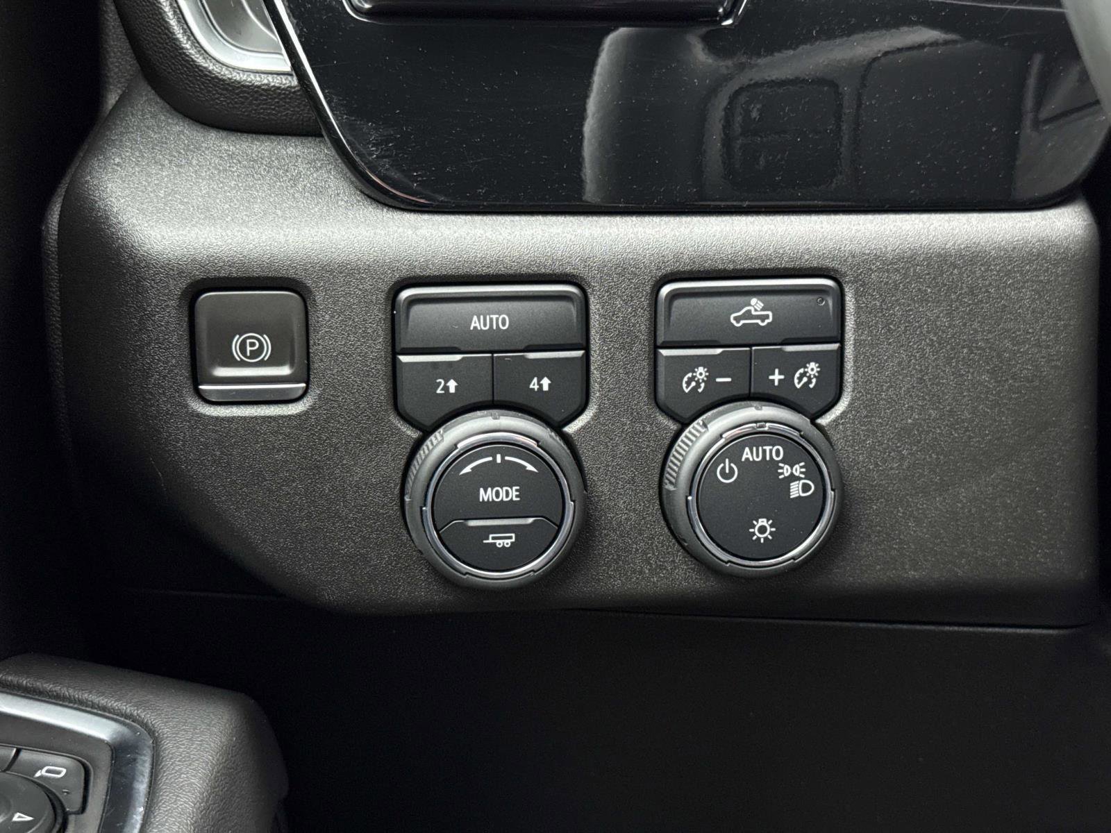 Used 2023 Chevrolet Silverado 1500 LT image 11