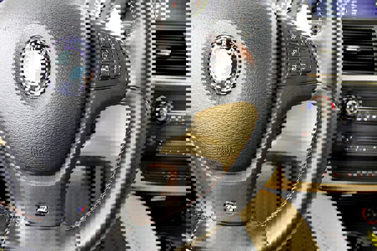 Used 2012 BMW X6 M image 26