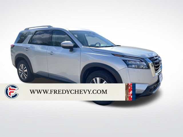 Used 2025 Nissan Pathfinder SL AWD/4WD image 7