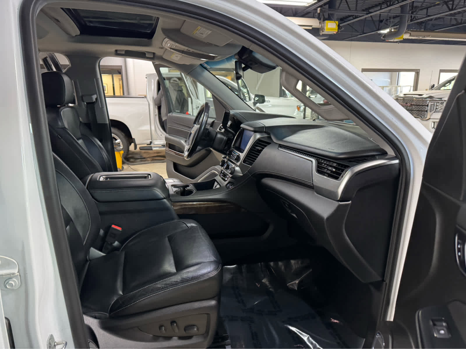 Used 2018 Chevrolet Tahoe LT image 11