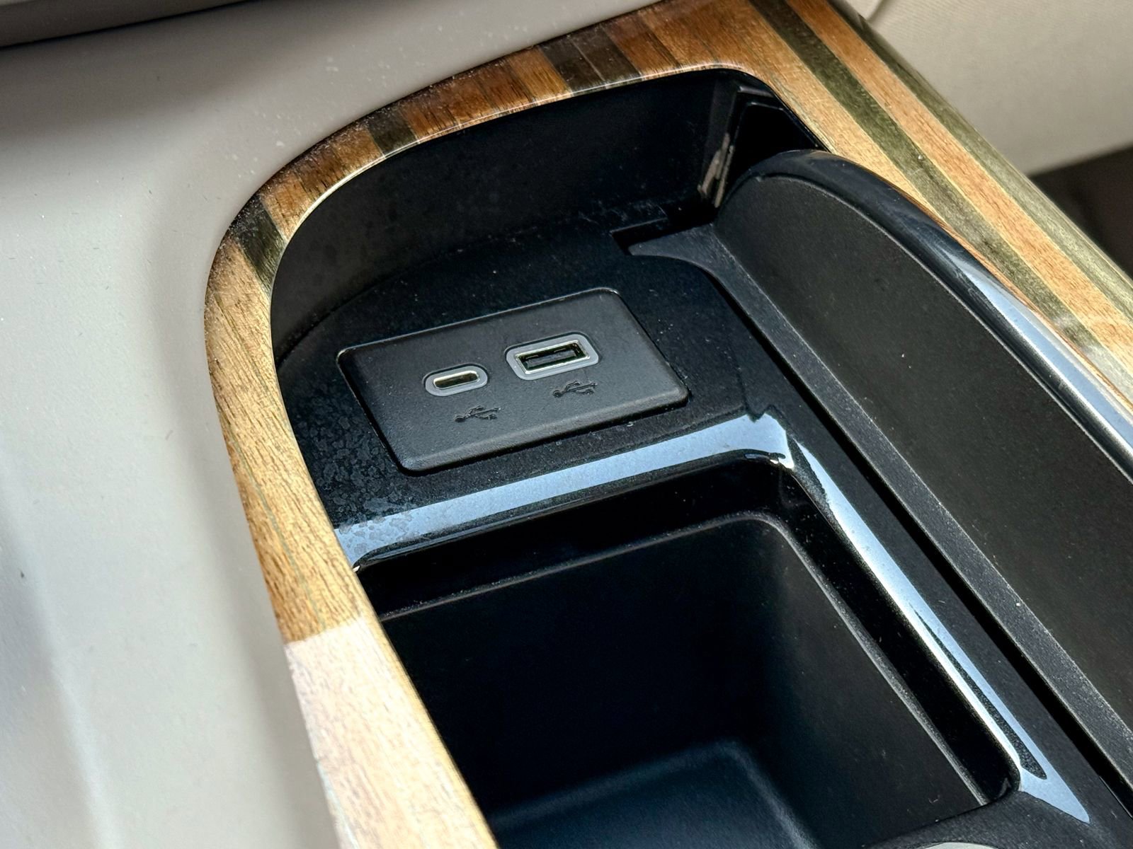 Used 2021 Cadillac Escalade Premium Luxury Platinum image 29