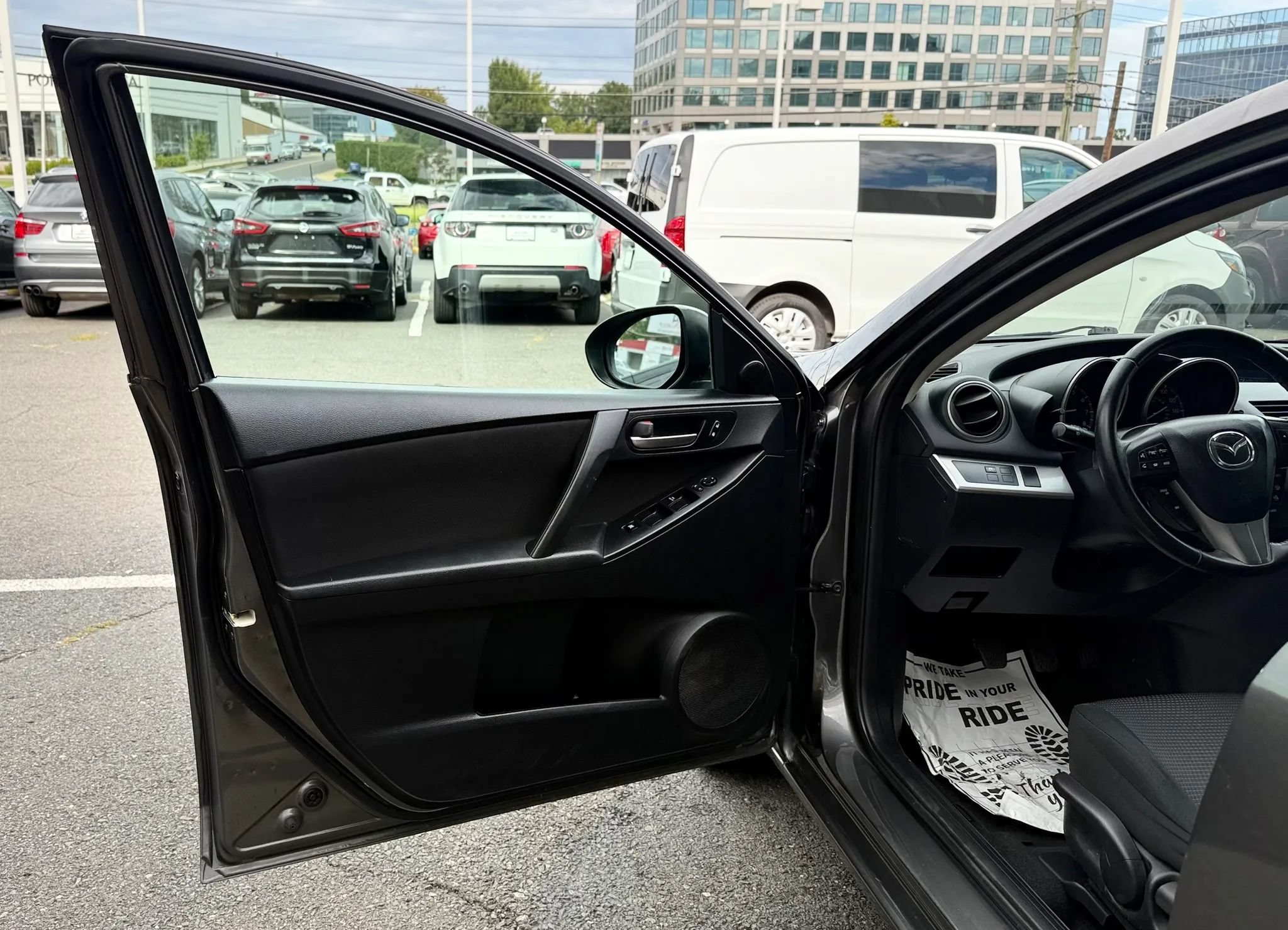 Used 2013 MAZDA MAZDA3 i Touring FWD image 9
