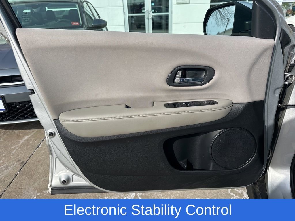 Used 2016 Honda HR-V LX image 12