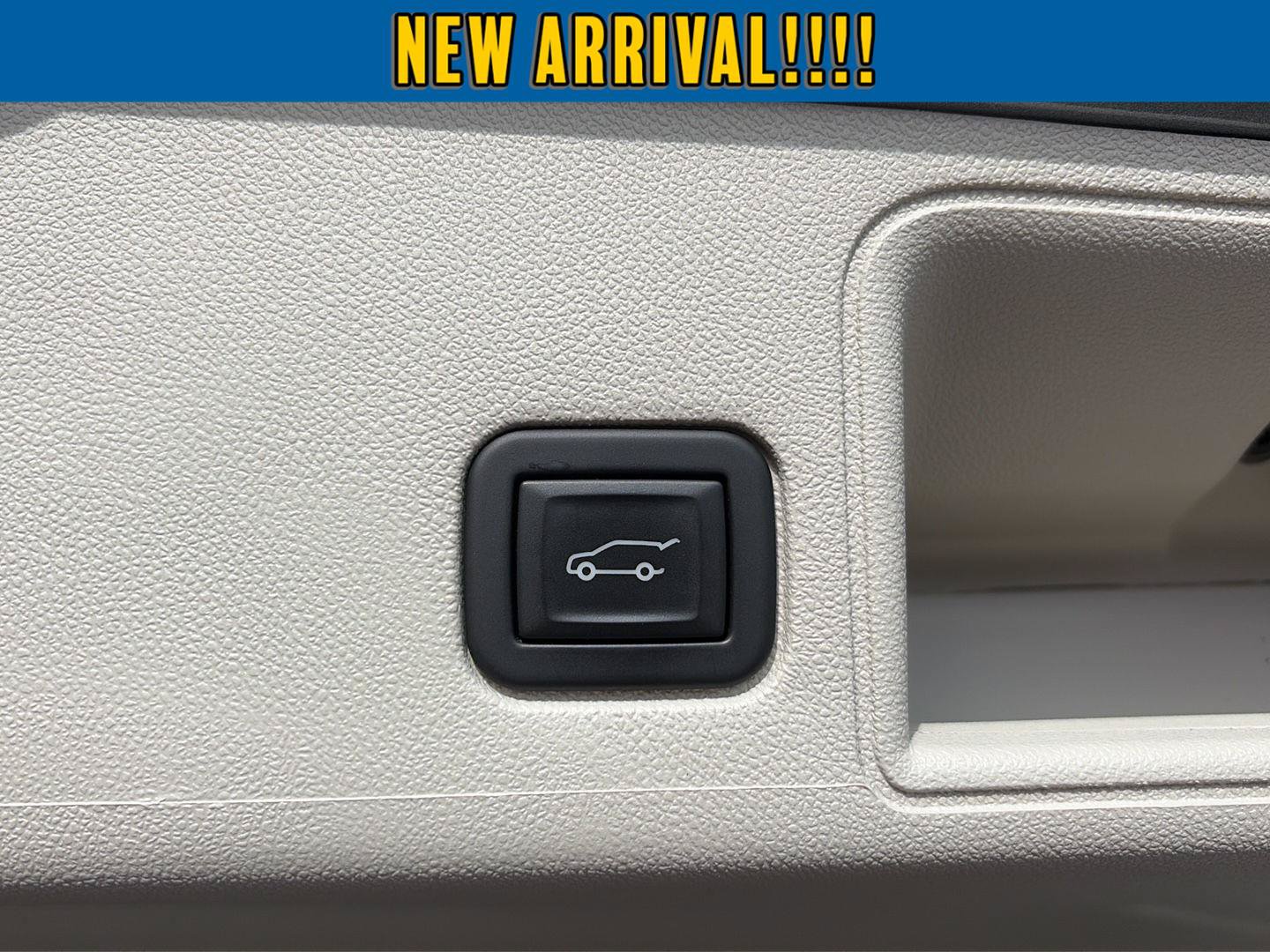 Used 2023 GMC Terrain Denali AWD/4WD image 8