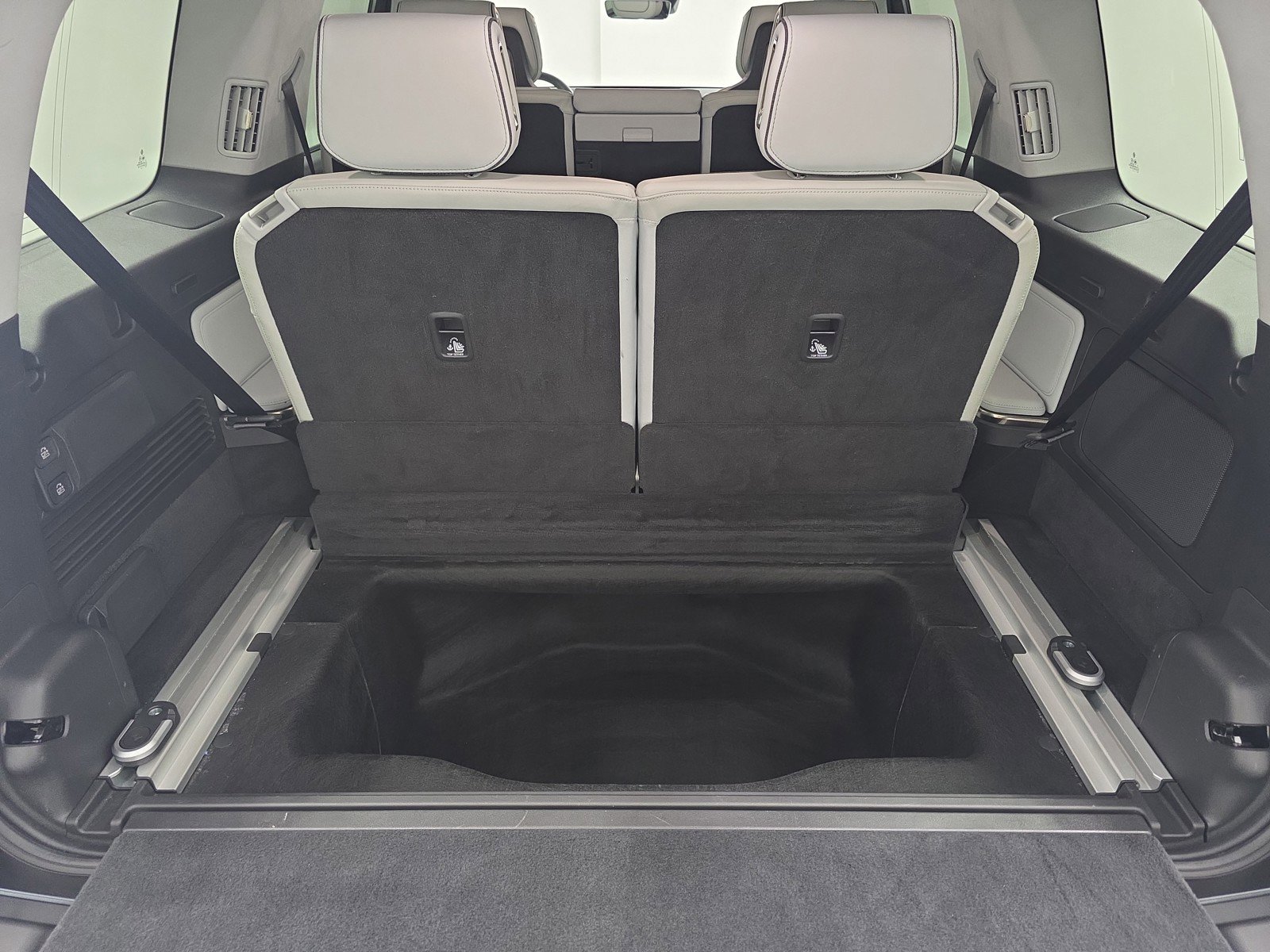 Used 2024 Rivian R1S Adventure AWD/4WD image 26