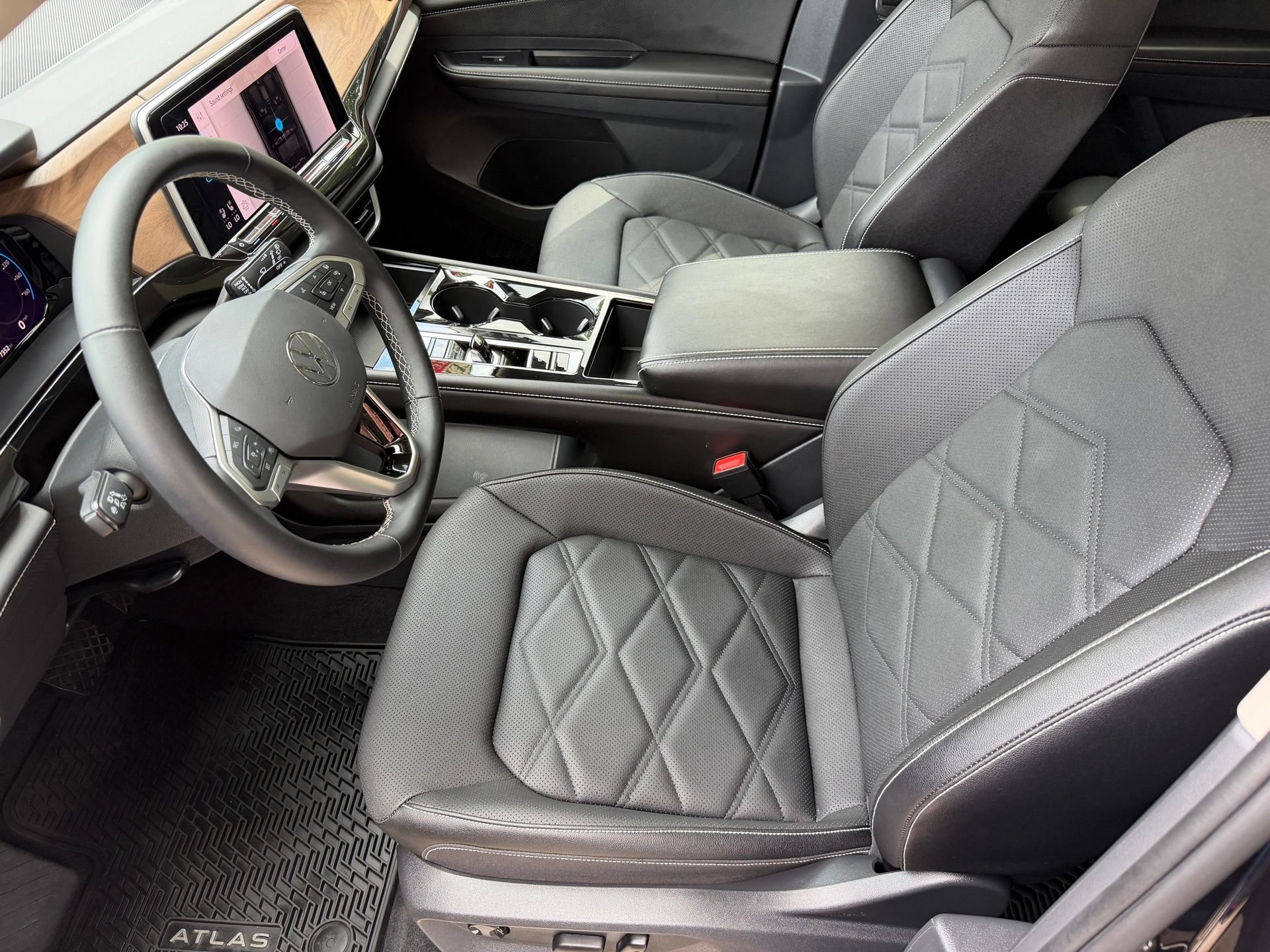 Certified 2026 Volkswagen Atlas SE FWD image 12