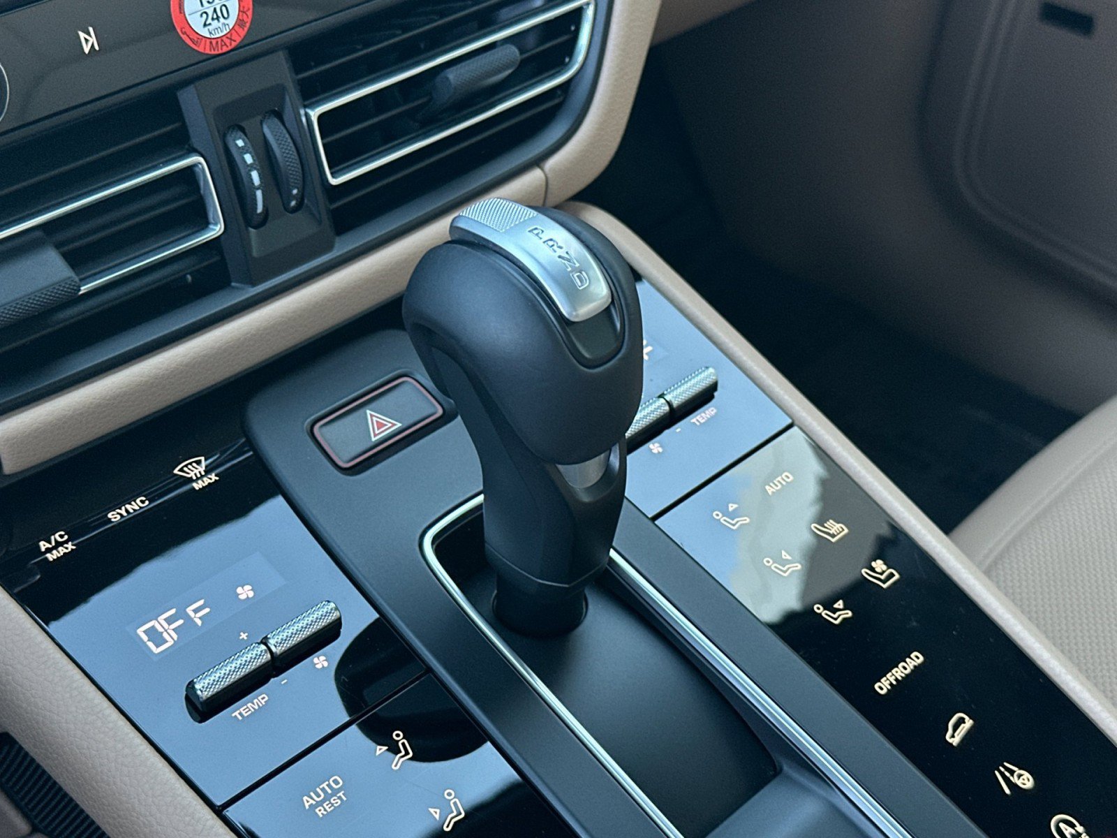 Used 2025 Porsche Macan image 22