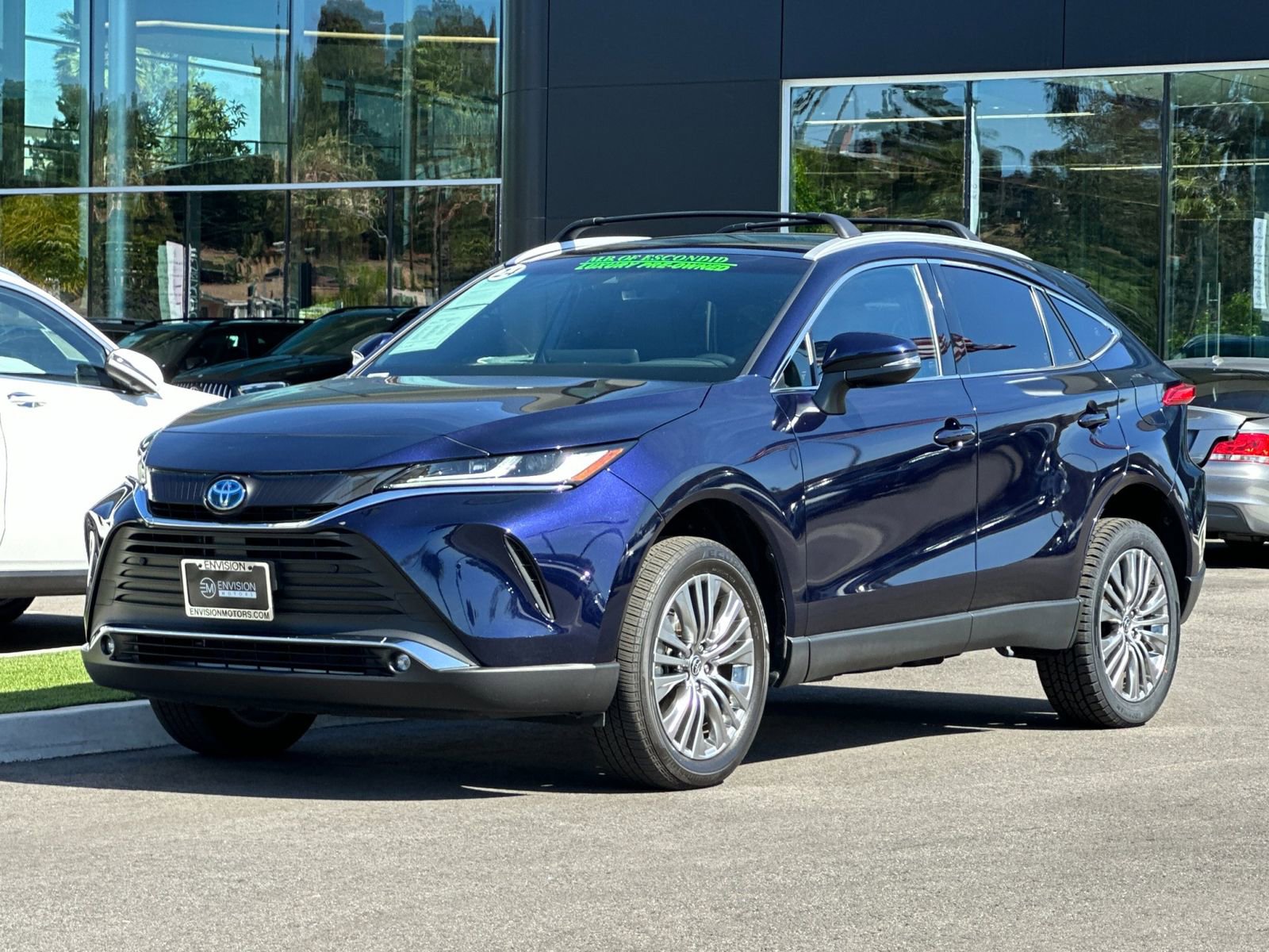 Used 2024 Toyota Venza XLE AWD/4WD image 7