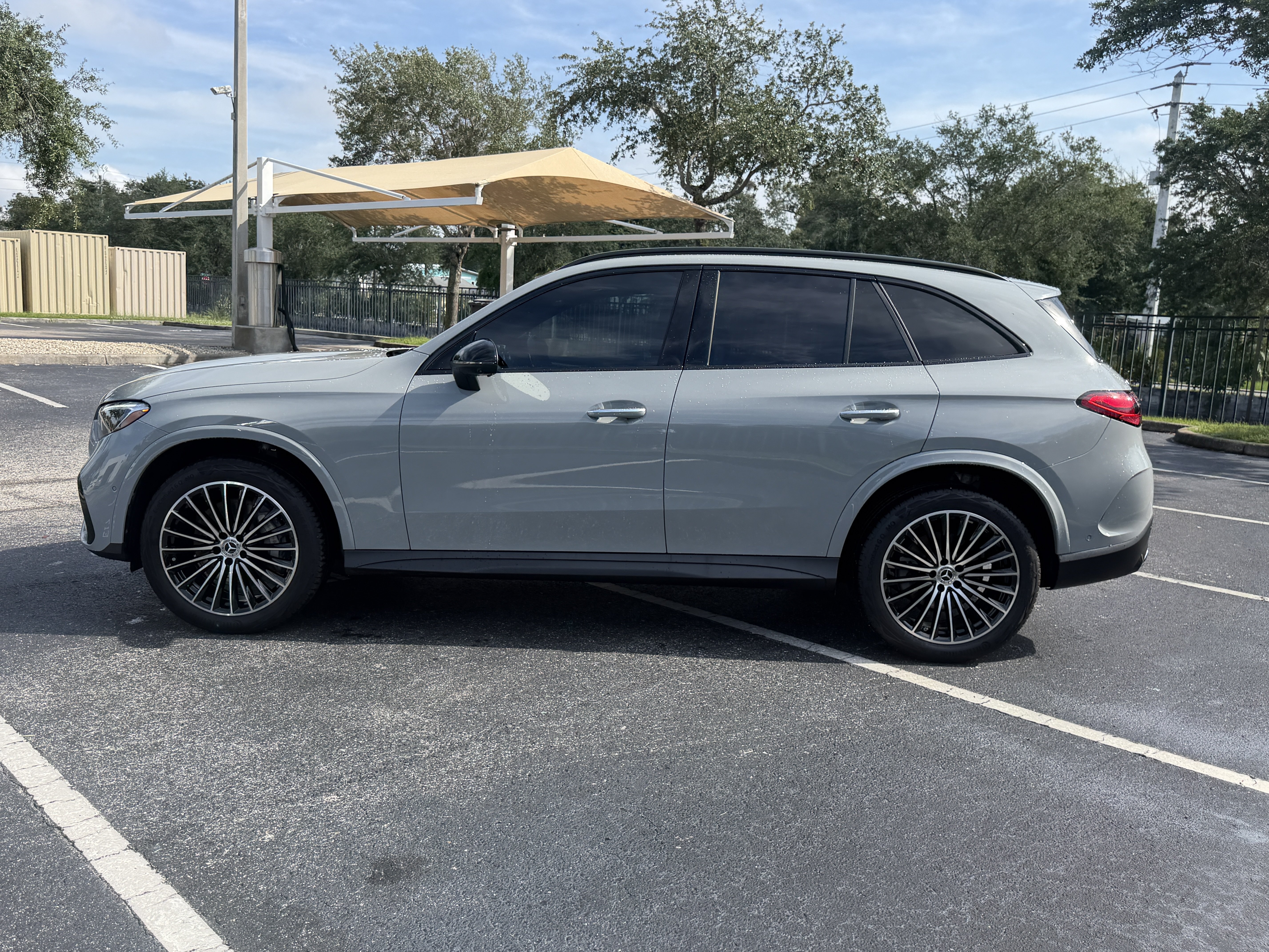 Used 2026 Mercedes-Benz GLC 300 image 2