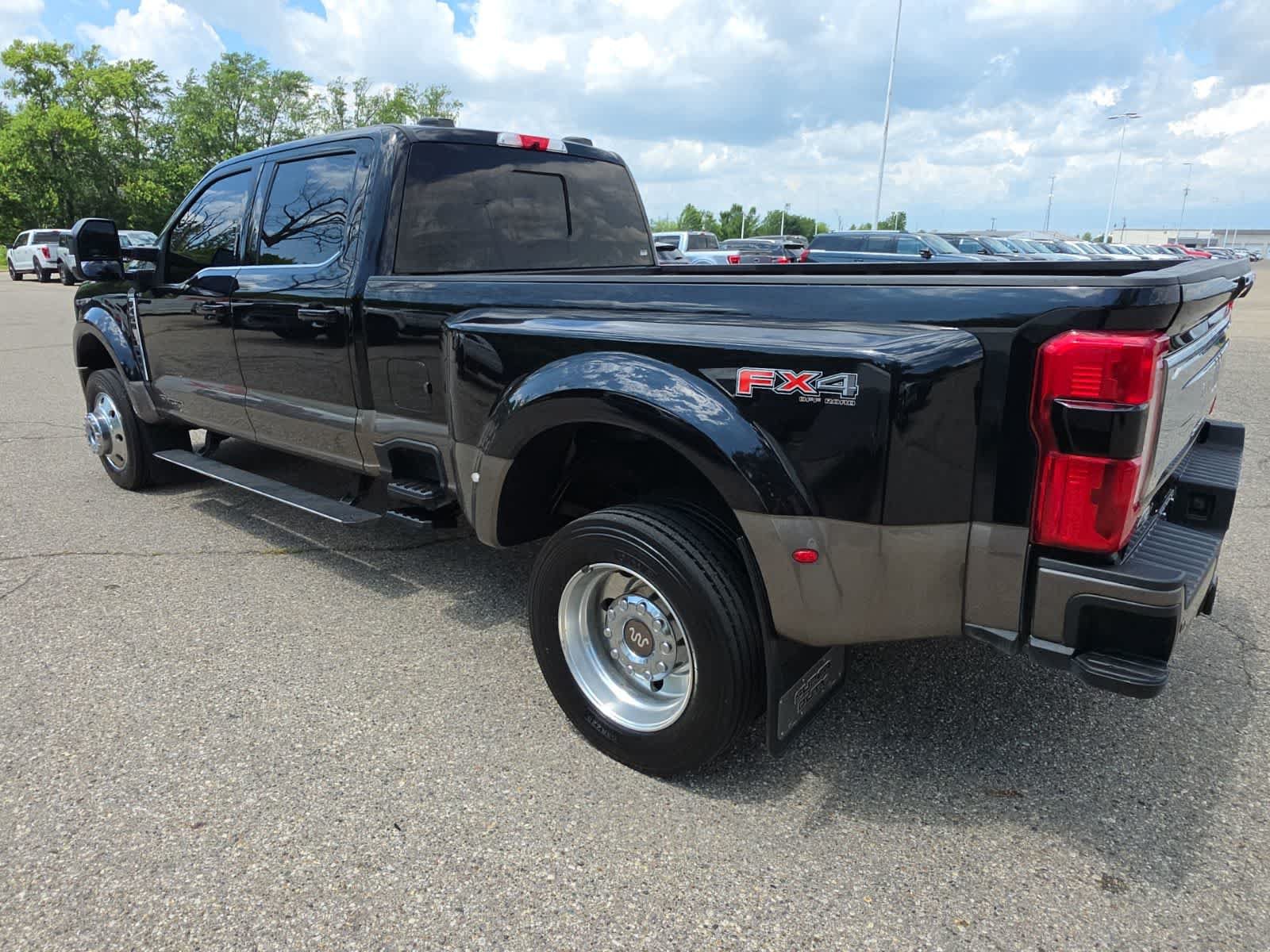 Used 2023 Ford F450 King Ranch w/ FX4 Off-Road Package AWD/4WD image 13