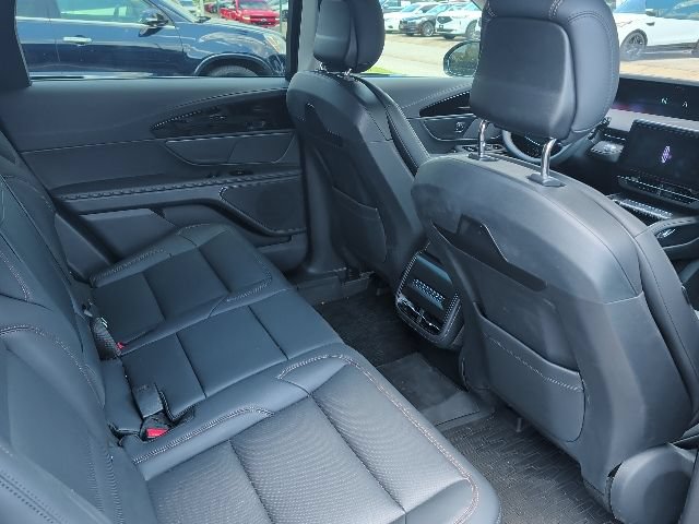 Used 2026 Lincoln Nautilus Premier AWD/4WD image 12