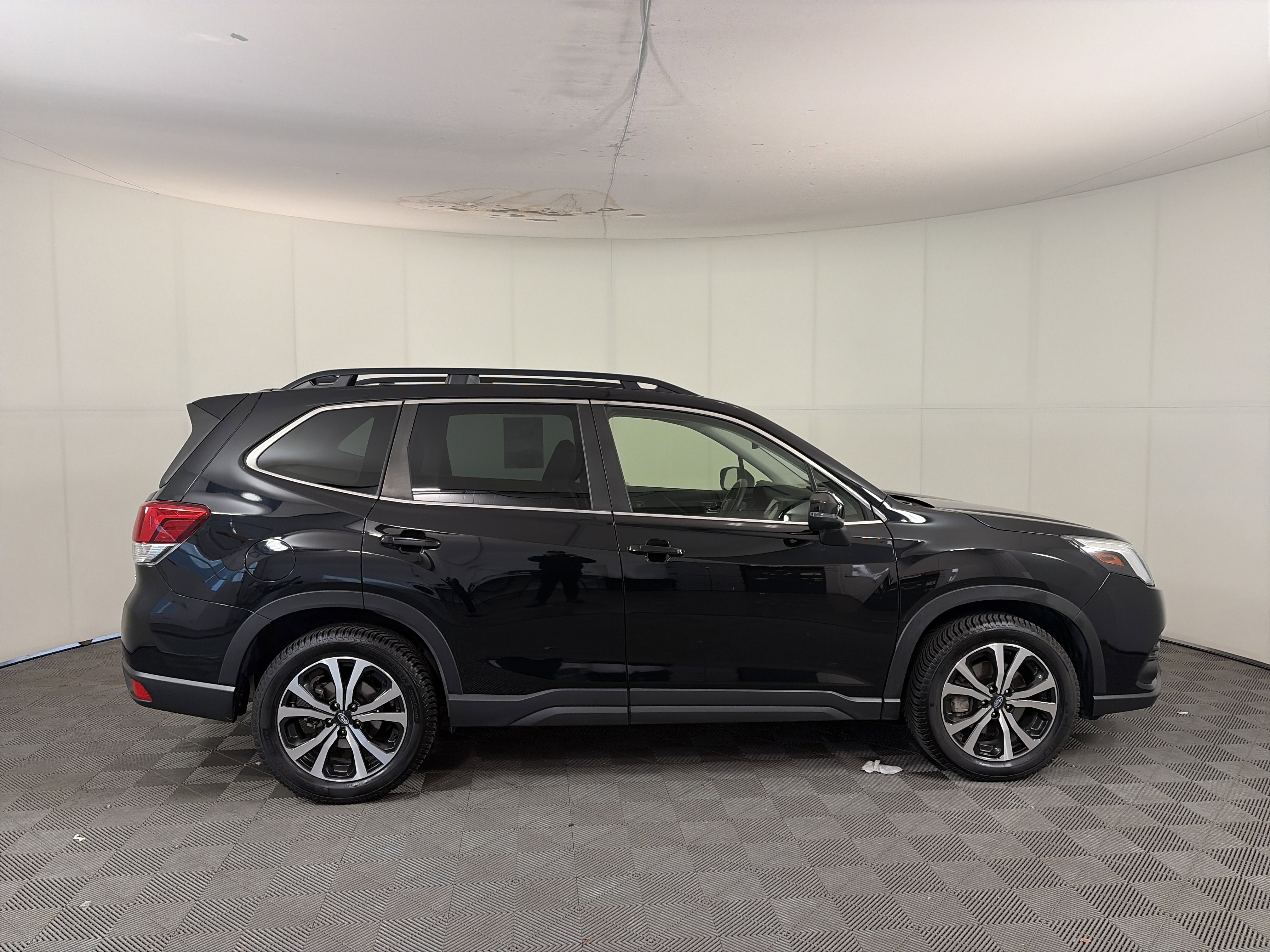 Used 2023 Subaru Forester Limited image 4