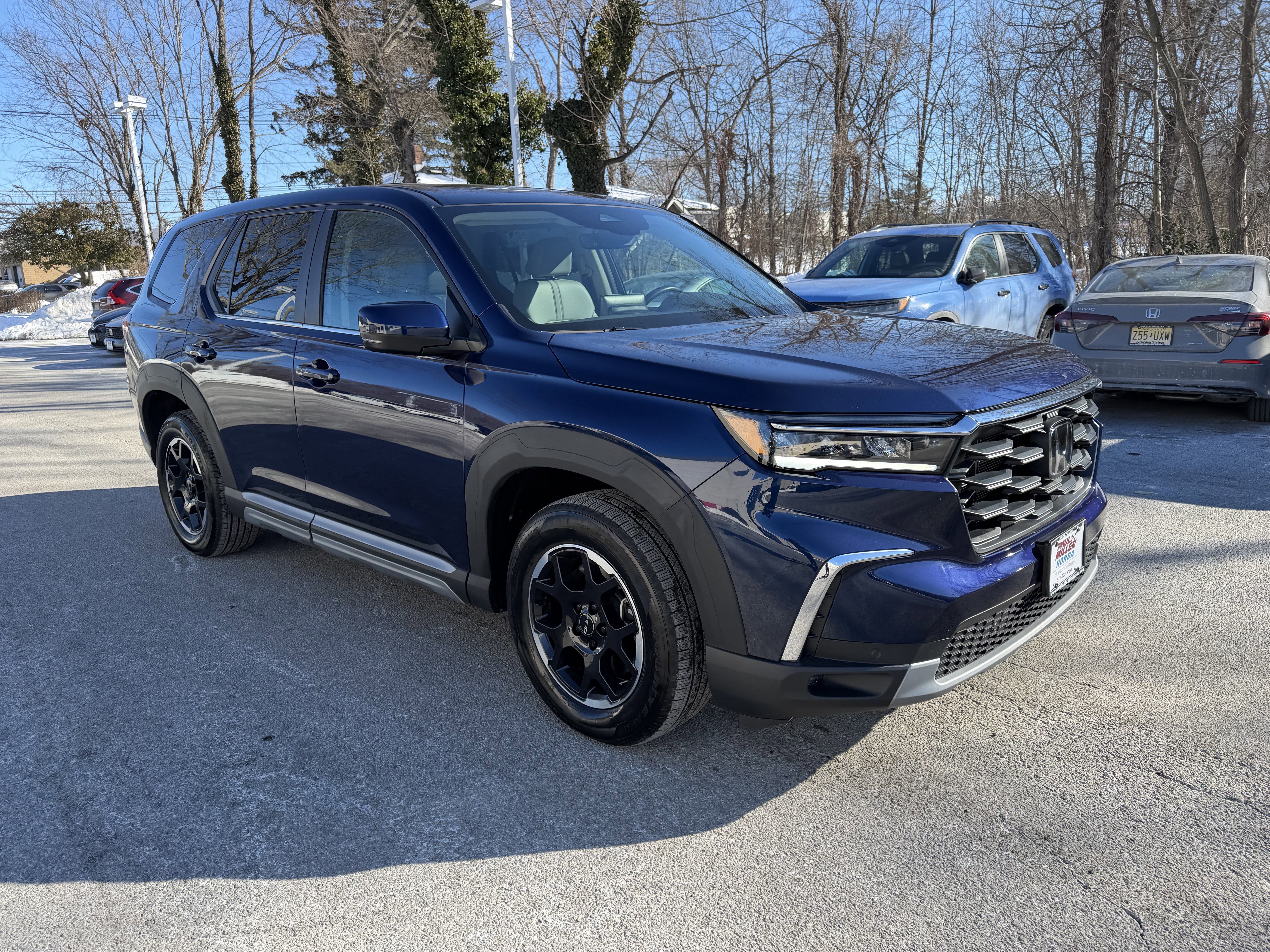 Used 2025 Honda Pilot EX-L image 3