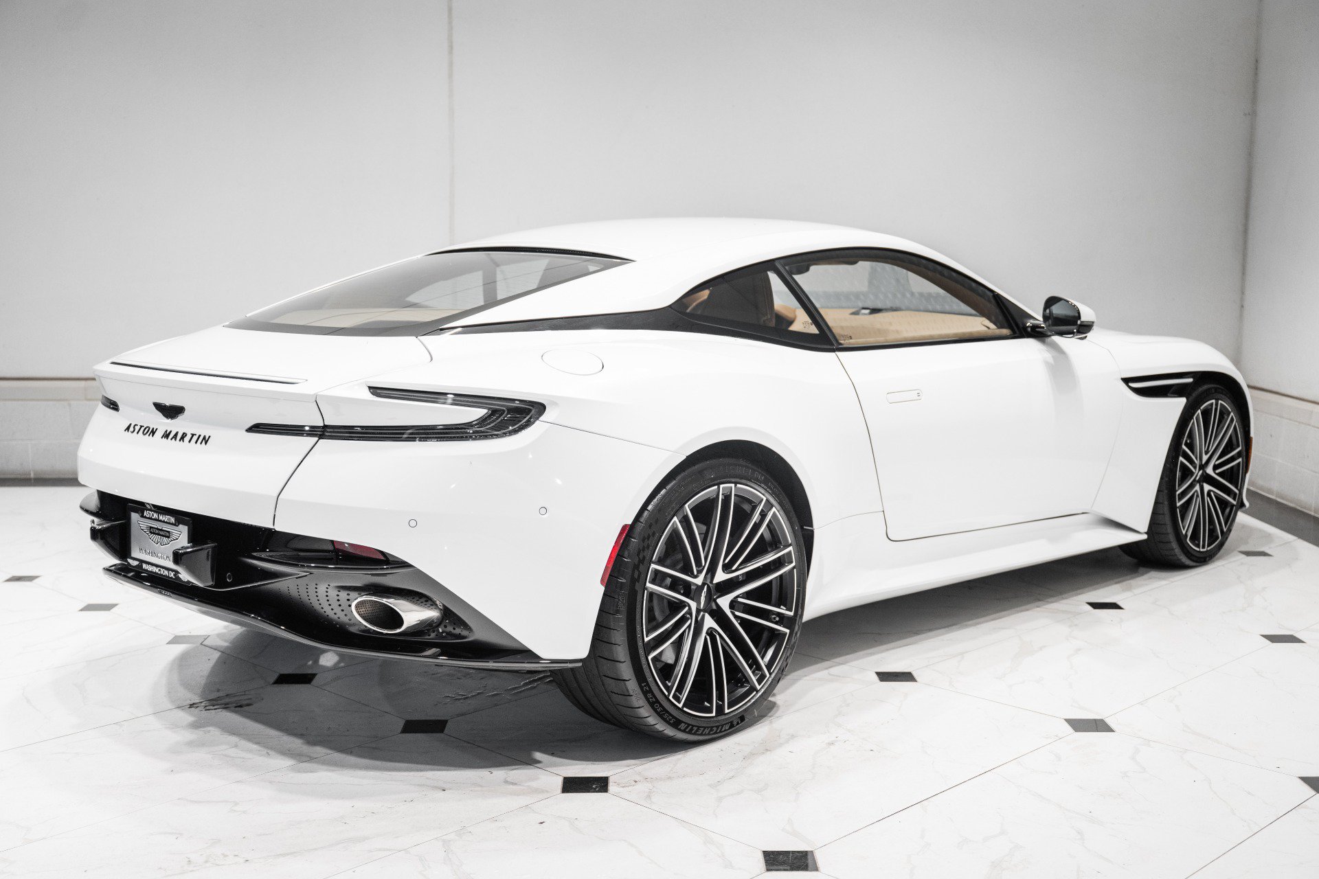 Used 2024 Aston Martin DB12 Coupe RWD image 43