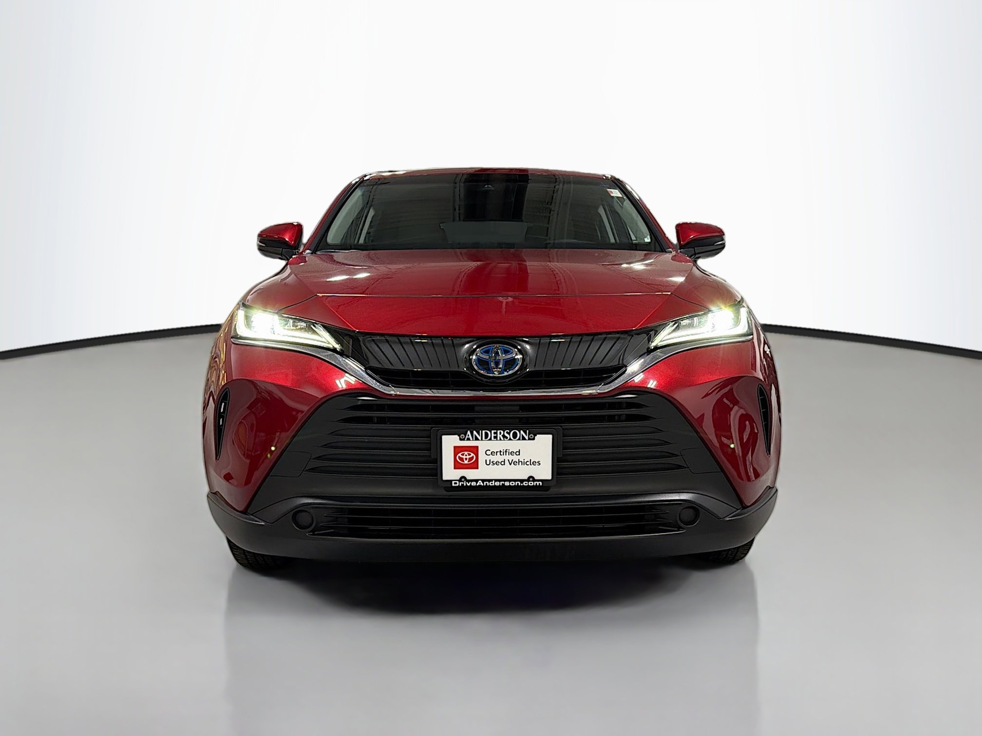 Used 2023 Toyota Venza LE image 2