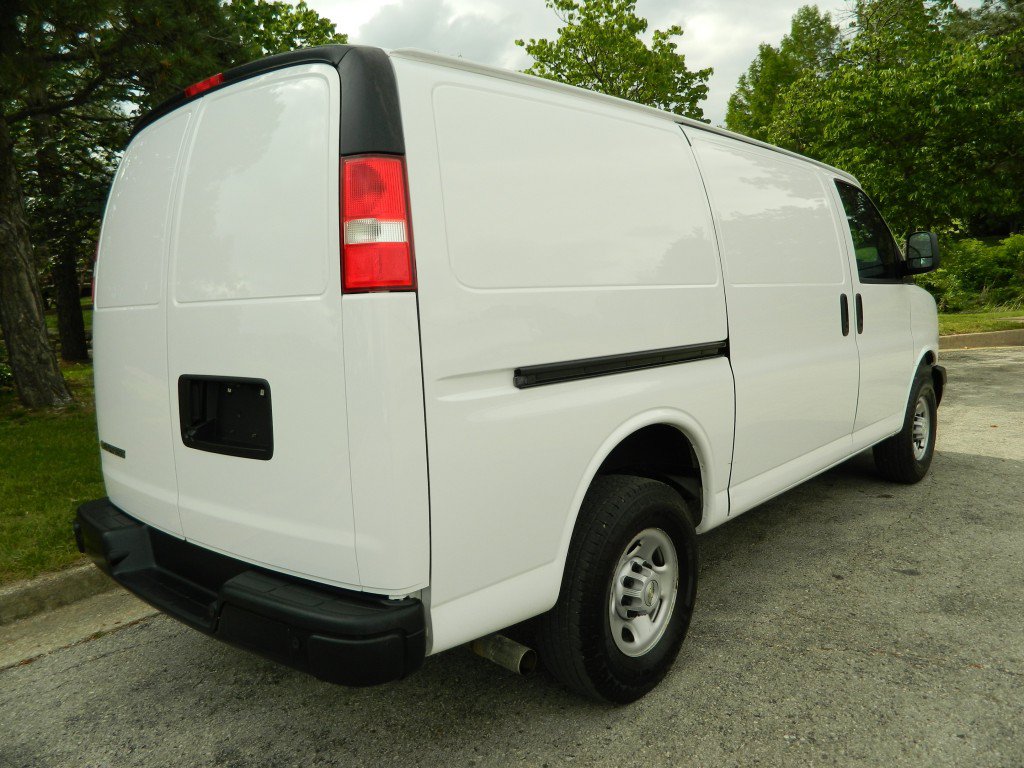 Used 2022 Chevrolet Express 2500 w/ Driver Convenience Package RWD image 7