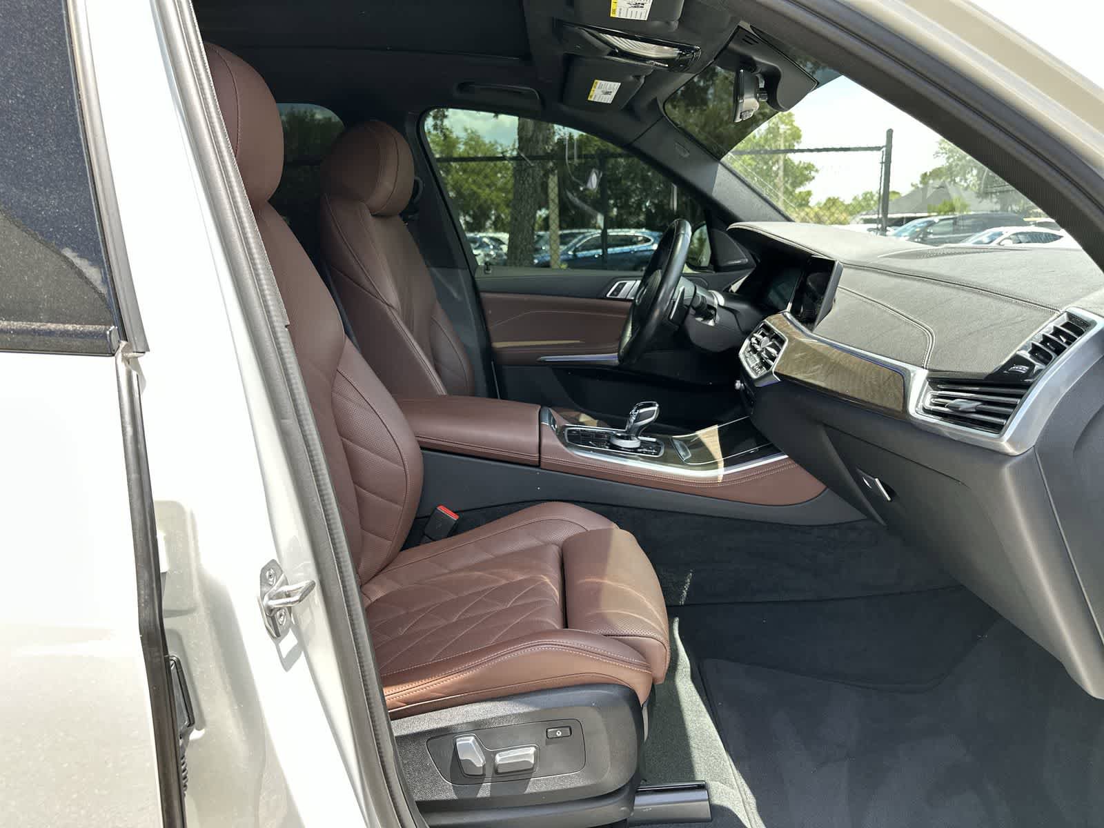 Used 2023 BMW X5 xDrive40i w/ M Sport Package AWD/4WD image 9