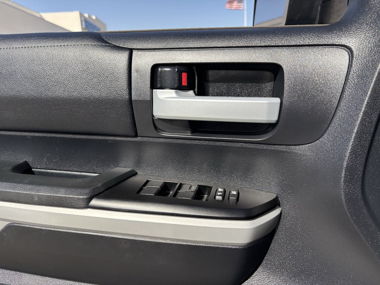 Used 2019 Toyota Tundra SR5 w/ SR5 Upgrade Package AWD/4WD image 19