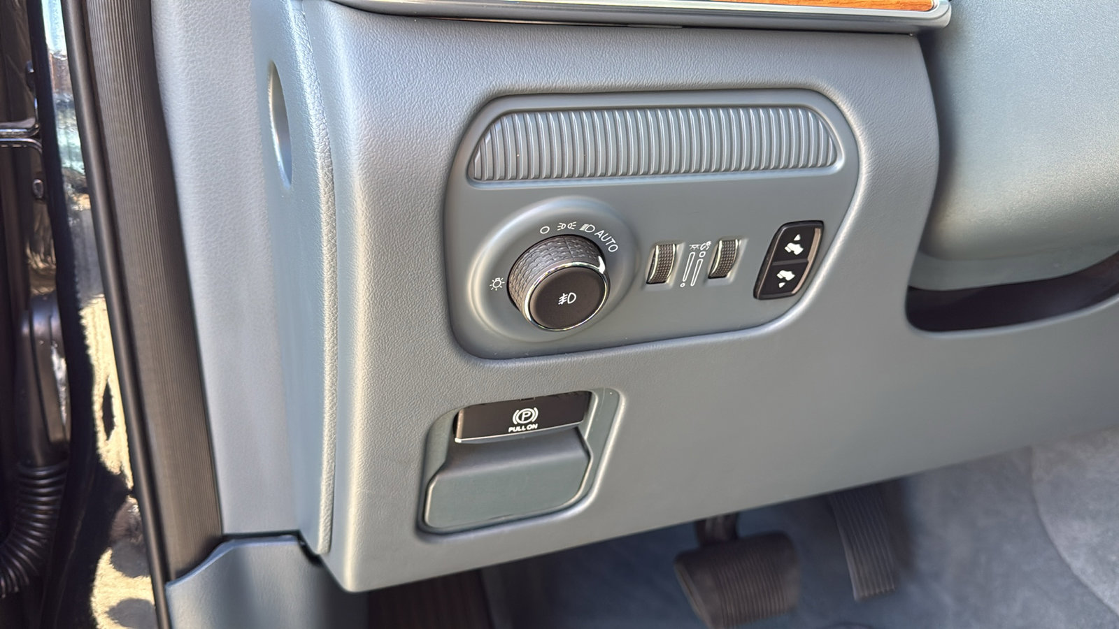 Used 2022 Jeep Grand Wagoneer Series II image 12