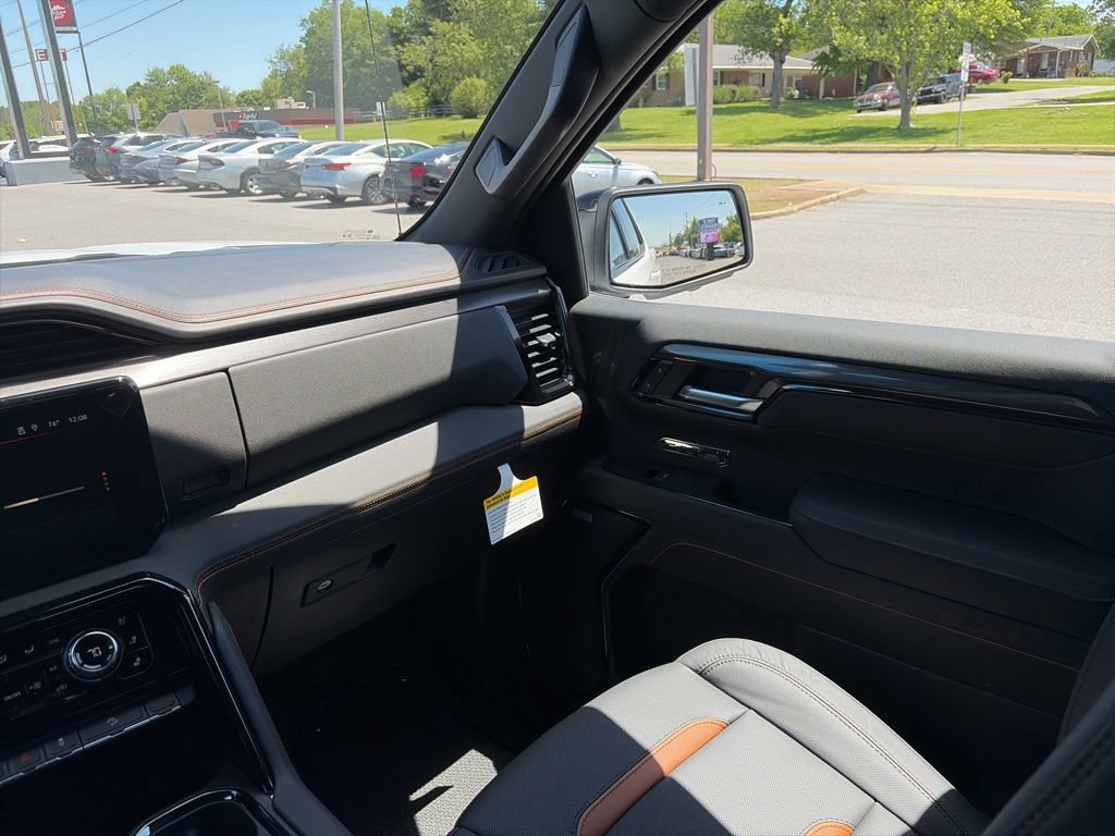 New 2026 GMC Sierra 1500 AT4 w/ AT4 Premium Package AWD/4WD image 16