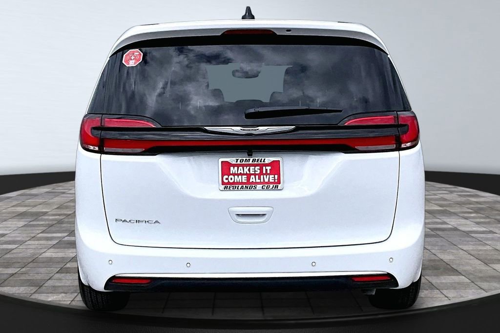 New 2026 Chrysler Pacifica Select FWD image 24