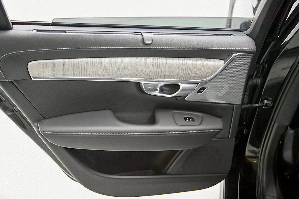 Certified 2024 Volvo V90 B6 Cross Country Ultimate image 21