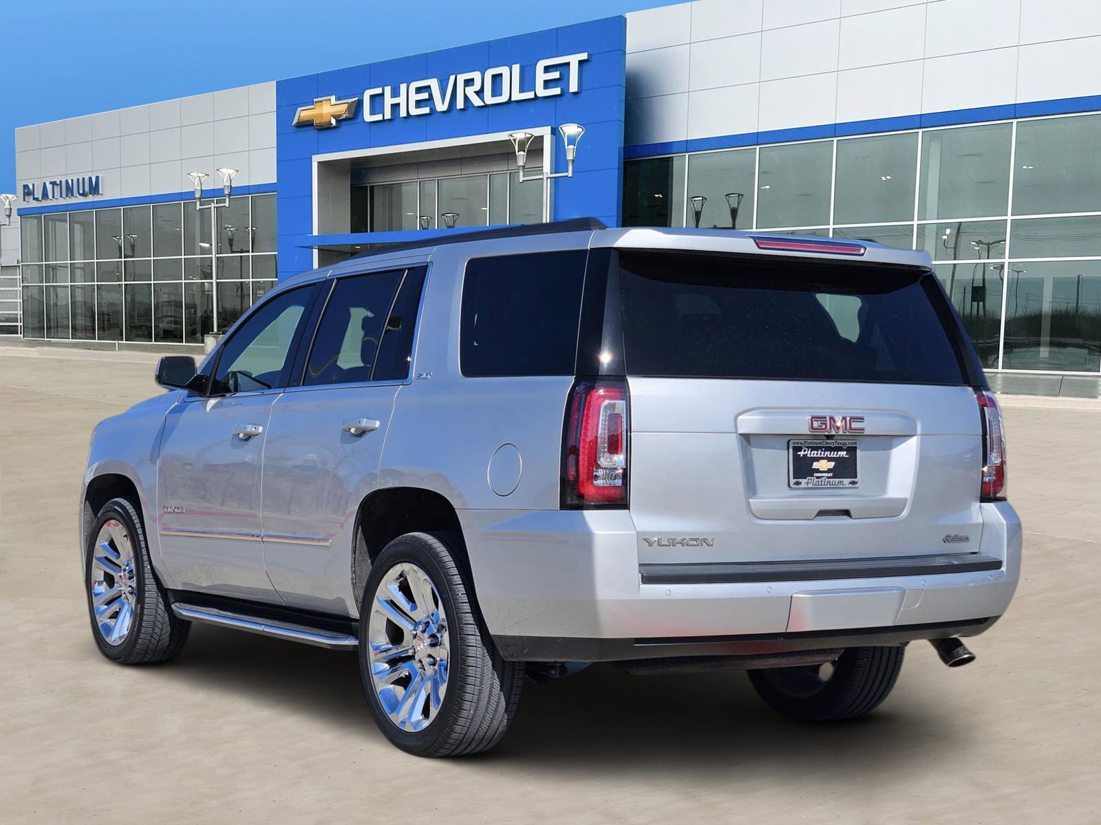 Used 2020 GMC Yukon SLT w/ Premium Edition image 4