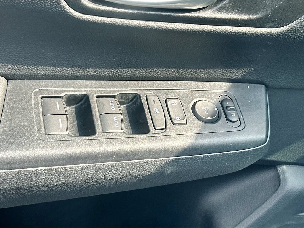 Used 2023 Honda CR-V EX image 17