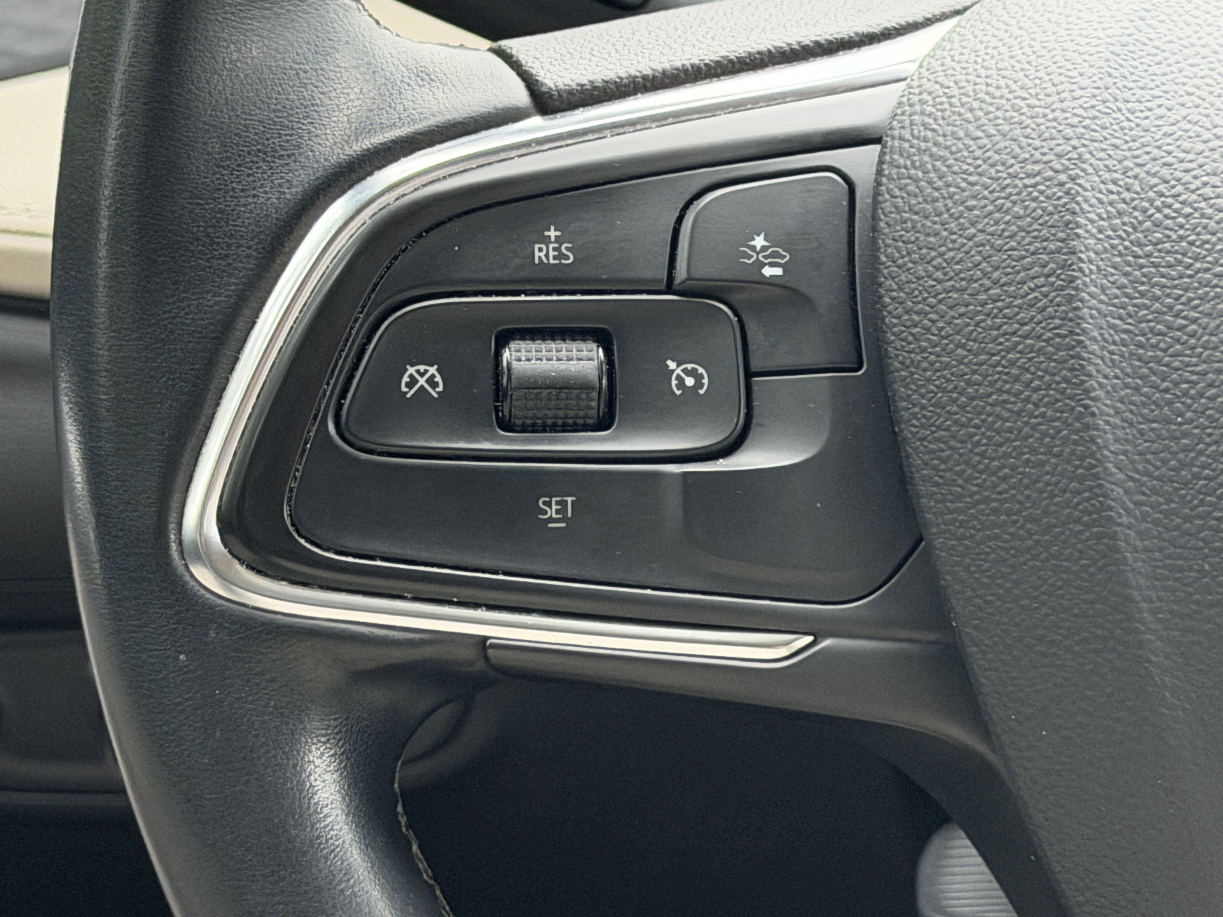 Used 2024 Buick Encore GX Sport Touring FWD image 16