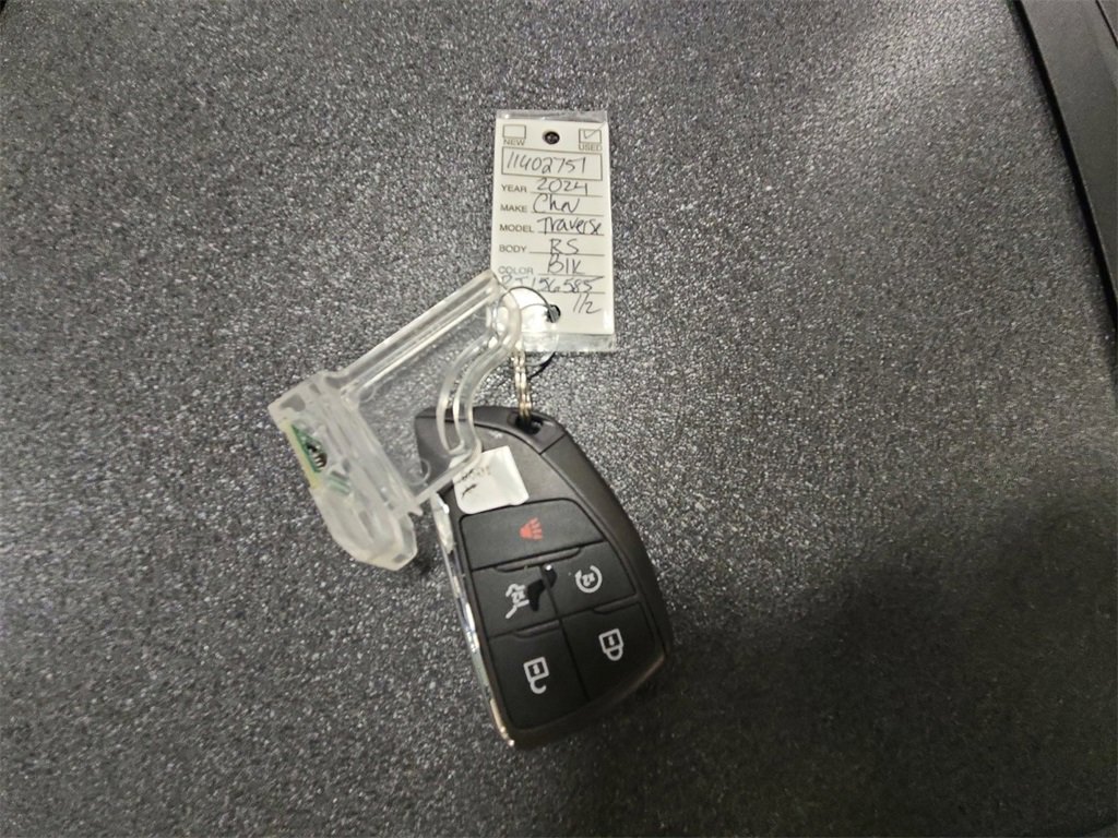 Certified 2024 Chevrolet Traverse RS w/ LPO, Floor Liner Package image 32