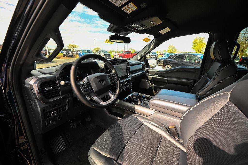 Used 2025 Ford F150 Lariat AWD/4WD image 17