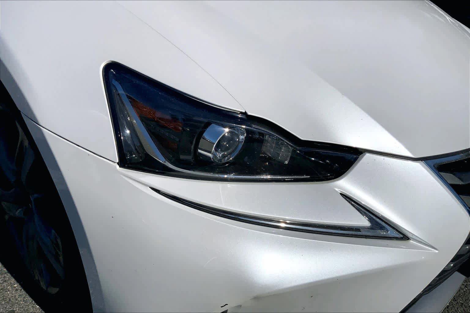 Used 2019 Lexus IS 300 AWD image 28