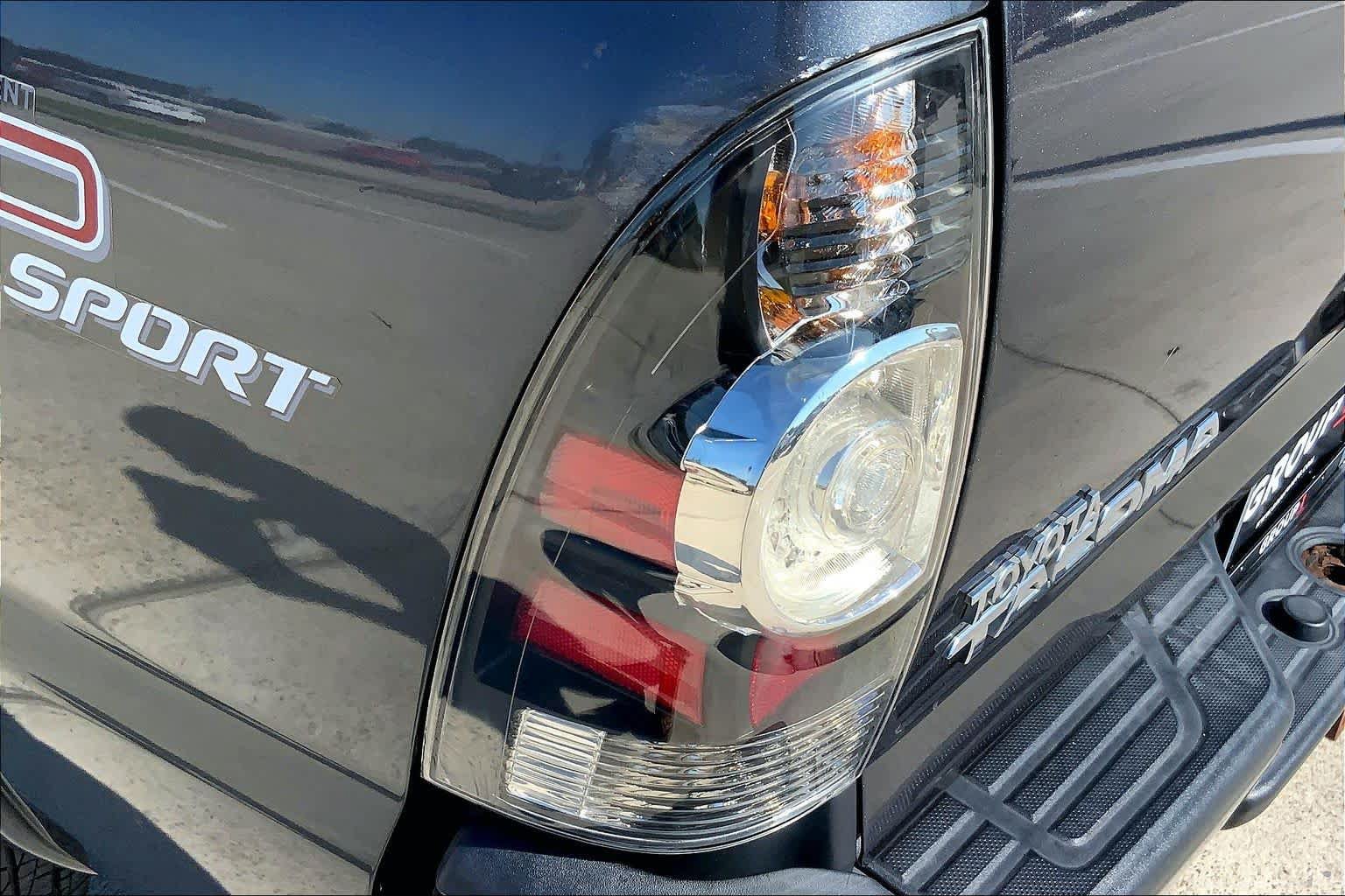 Used 2013 Toyota Tacoma 4x4 Double Cab w/ TRD Sport Pkg image 27