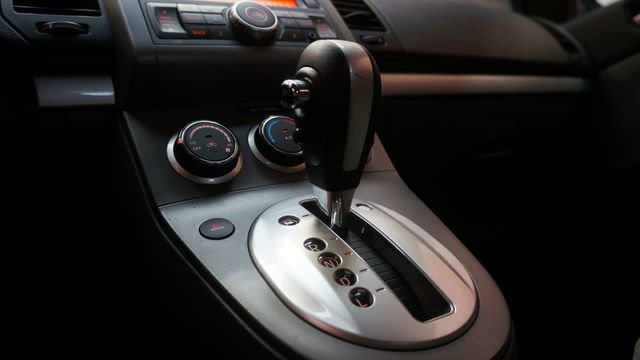 Used 2010 Nissan Sentra 2.0 SR image 17