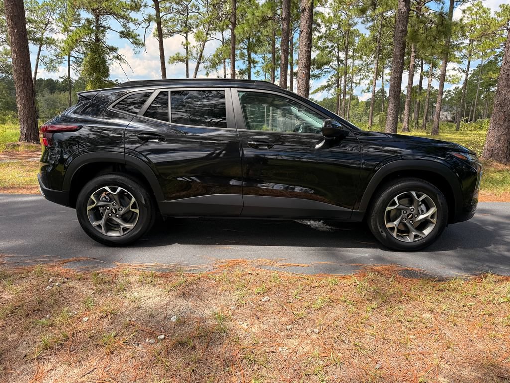 New 2026 Chevrolet Trax LT w/ Driver Confidence Package FWD image 6