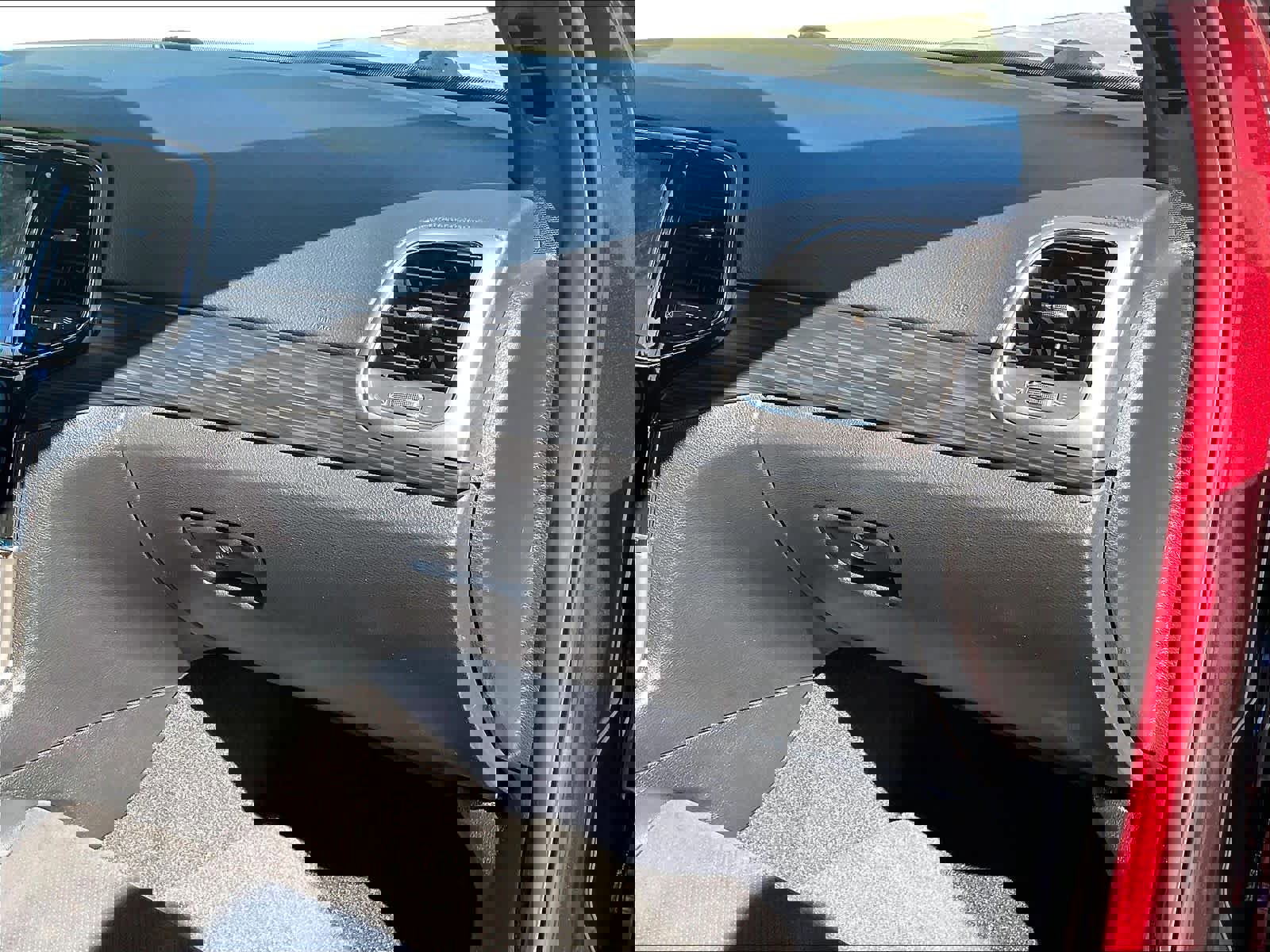 Used 2022 Jeep Grand Cherokee Laredo X image 16