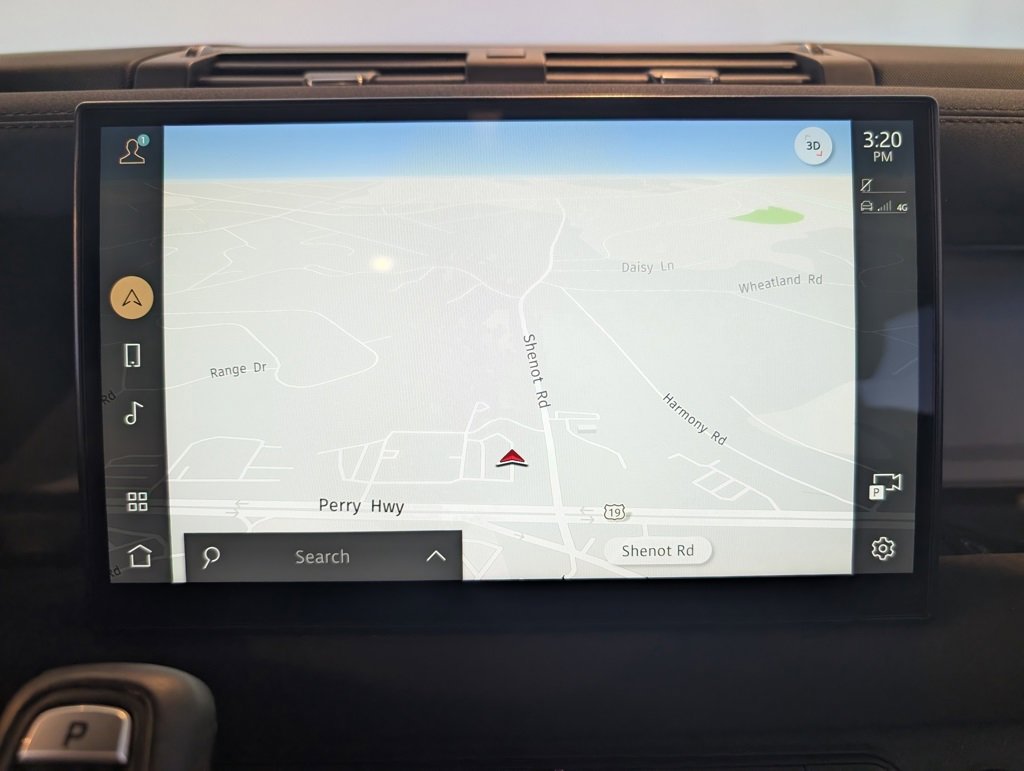 Used 2023 Land Rover Defender 130 SE image 21