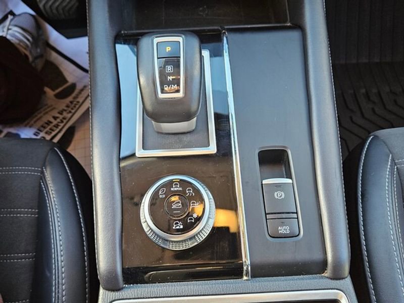 Used 2024 Mitsubishi Outlander SE image 19
