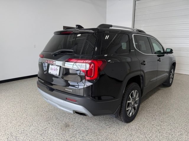 Used 2023 GMC Acadia SLT AWD/4WD image 3