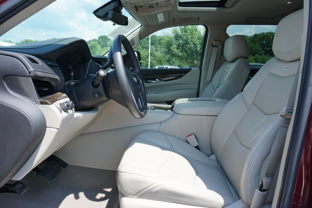 Used 2020 Cadillac Escalade Luxury AWD/4WD image 9