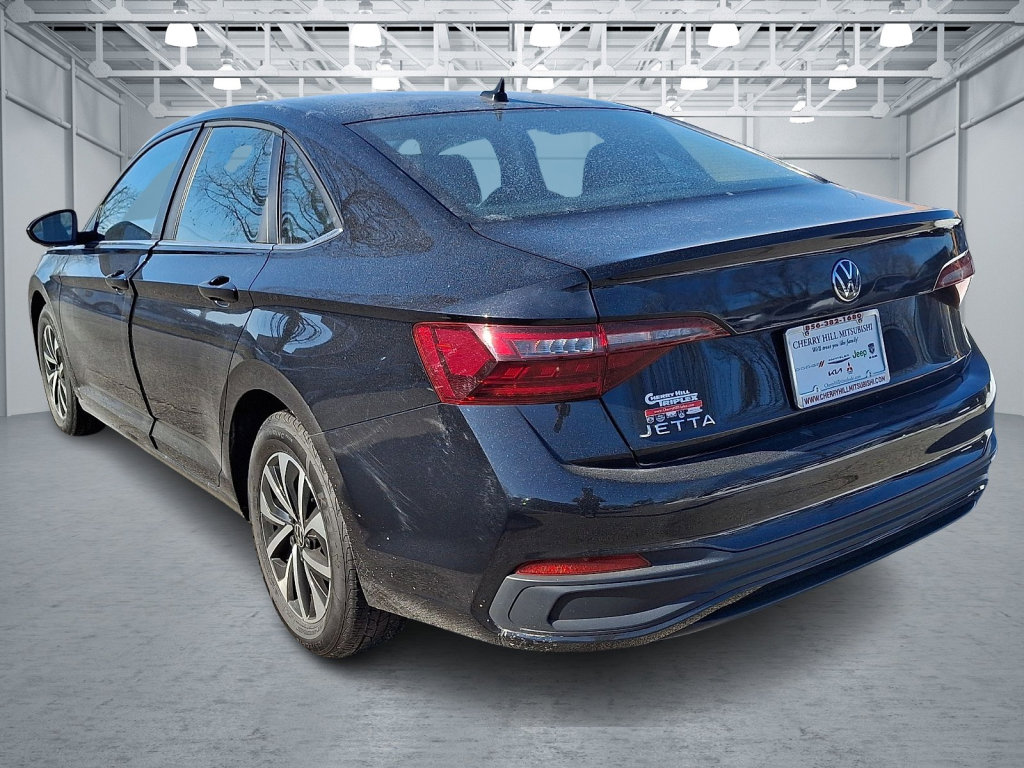 Used 2024 Volkswagen Jetta S image 3