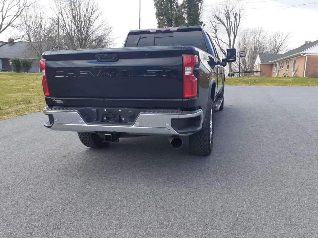 Used 2023 Chevrolet Silverado 2500 LTZ w/ LTZ Premium Package AWD/4WD image 4
