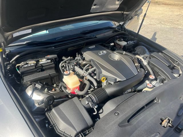 Used 2018 Lexus IS 300 w/ Accessory Package 2 RWD image 9
